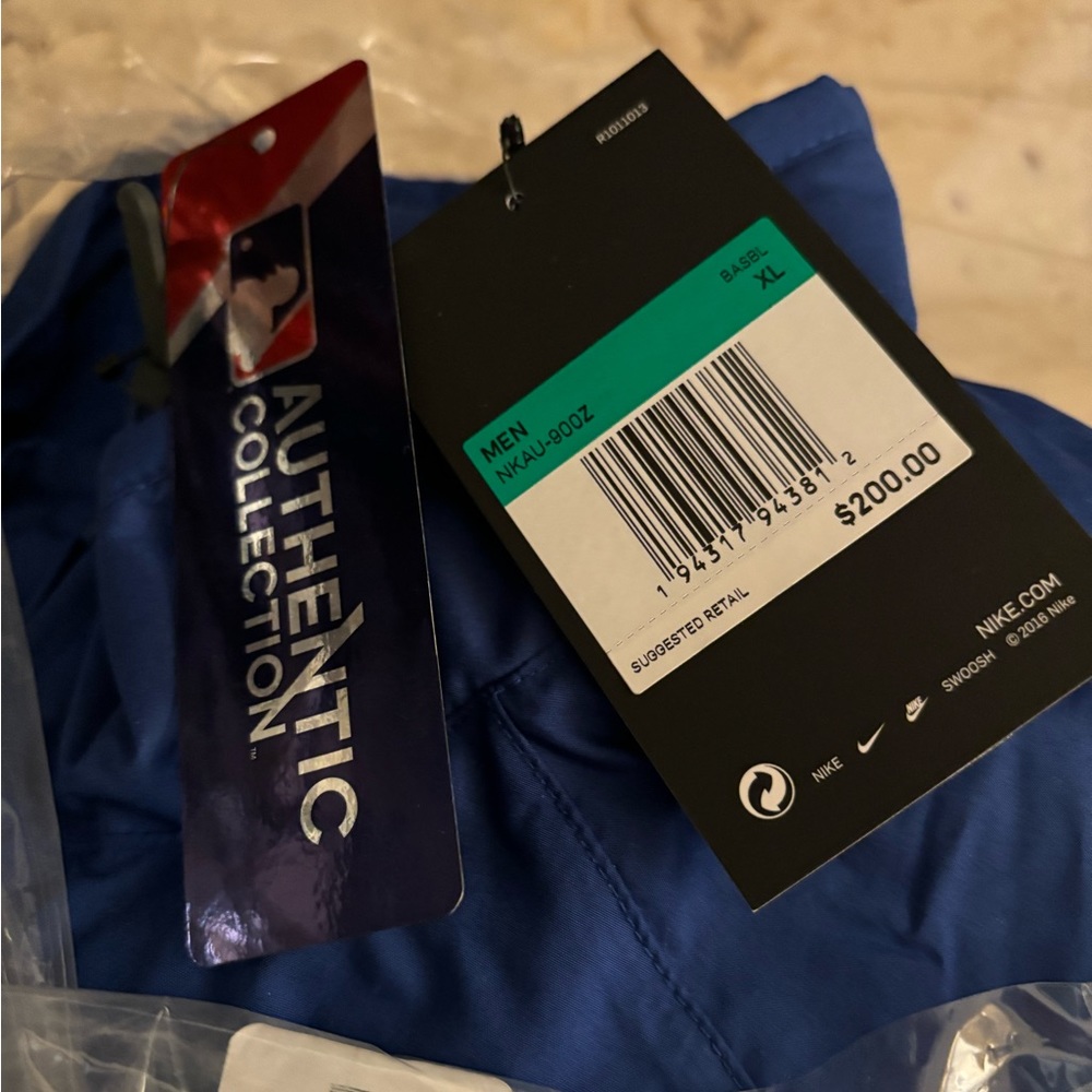 Men’s Chicago Cubs jacket